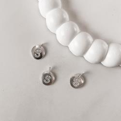 Pingente medalha letra S cravejada 15mm