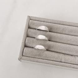 Anel detalhe oval dedinho