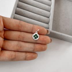 Pingente medalha trevo 11mm resina