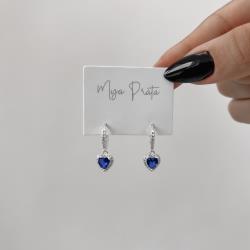 Argola click cravejada 11mm pingente zircônia coração azul