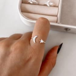 Anel lua com zircônias e estrela regulável P