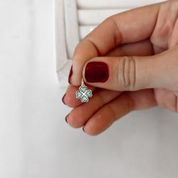 Pingente trevo cravejado verde e cristal 9mm