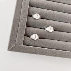 Anel oval com zircônia retangular dedinho