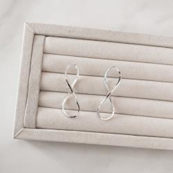 Argola infinito 50mm fio quadrado