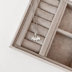 Colar pingente 3 zircônias gota 16mm 45cm