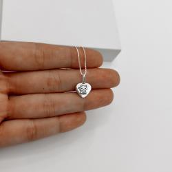 Colar pingente coração gato resina 11mm 45cm