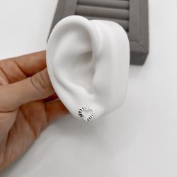 Brinco coração vazado com vinco 10mm