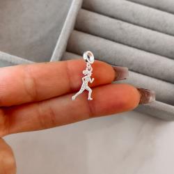 Berloque pingente corredora cravejada 15mm