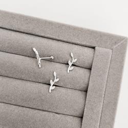 Piercing haste hera cravejada 15mm orelha esquerda