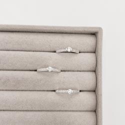 Anel solitário 4mm com duplo cravejado