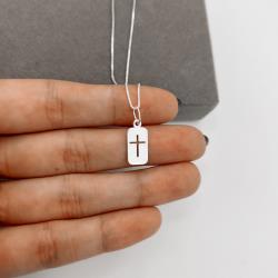 Colar pingente placa cruz vazada 14mm 45cm