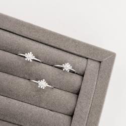 Anel flor cravejada 7mm