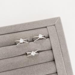 Anel solitário 2 fios caixa alta