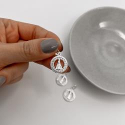 Pingente medalha vazada Nsa. Sra. Aparecida cravejada 15mm 