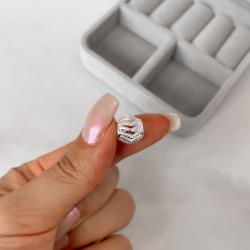 Berloque separador fio v liso e bolinhas 11mm