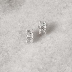 Brinco meia argola cravejada 12mm tarraxa