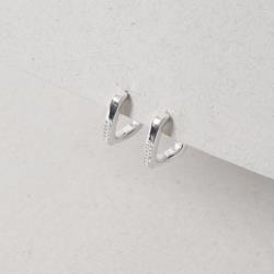 Argola click quadrada detalhe cravejado 17mm 