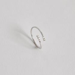 Anel fino 3 zircônias regulável G