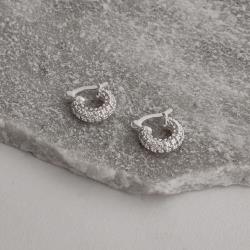 Argola toda cravejada 13mm trava