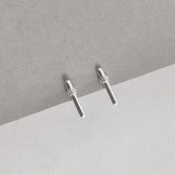 Brinco bastão detalhe cravejado 18mm