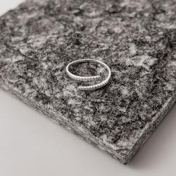 Anel fino 2 fios cravejados regulável G