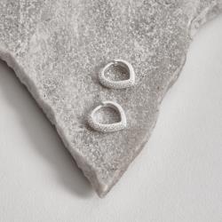 Argola click gota 13mm triplo cravejado