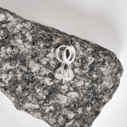 Argola click cravejada 11mm pingente zircônia gota cristal