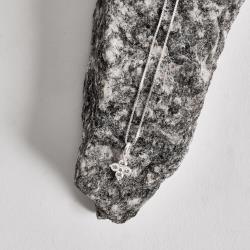 Colar pingente trevo cravejado 9mm 40cm