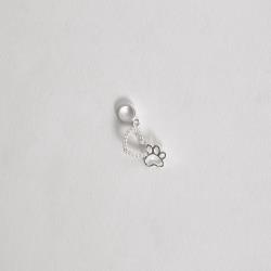 Berloque pingentes coração vazado cravejado e pata