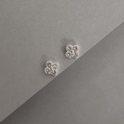 Brinco trevo com zircônias 9mm