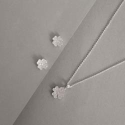 Conjunto brinco e colar trevo cravejado 11mm corrente cadeadinho 45cm