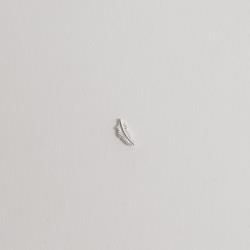 Piercing haste pena 8mm orelha esquerda