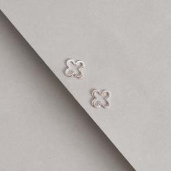 Brinco trevo vazado 11mm