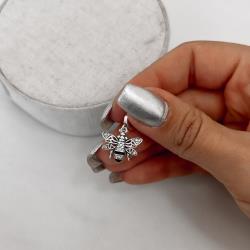 Berloque pingente abelha cravejada resina 16mm envelhecido