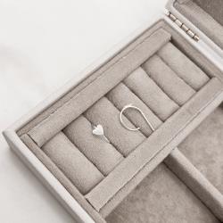 Argola lisa 14mm detalhe coração tarraxa