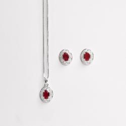 Conjunto brinco e colar medalha trabalhada 11mm com zircônia oval rubi 45cm