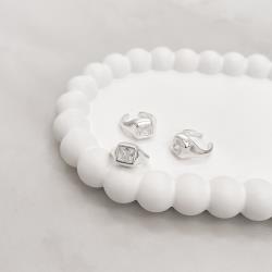 Anel dedinho zircônia quadrada aberto